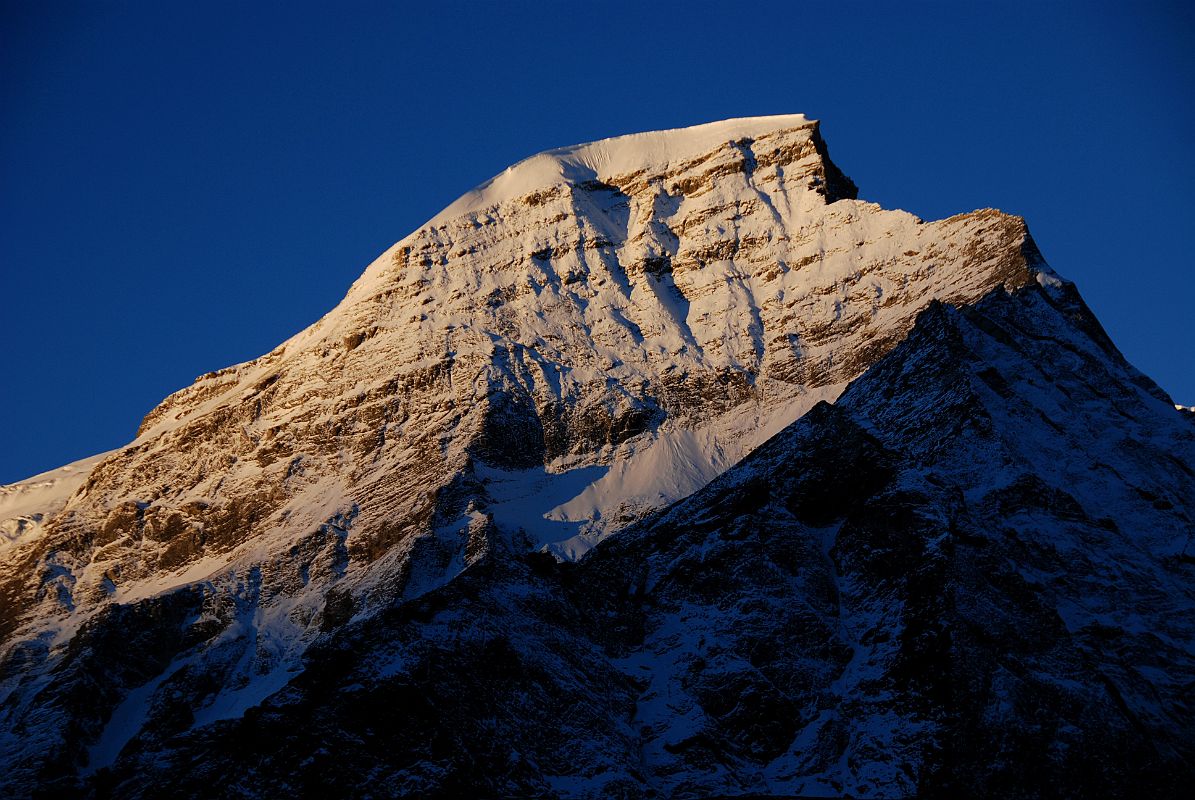 26 Tsha Tong Sunrise From Valley Junction To Kong Tso Above Drakpochen Tsha Tung (5995m) glows at sunrise from the valley junction to Kong Tso above Drakpochen.